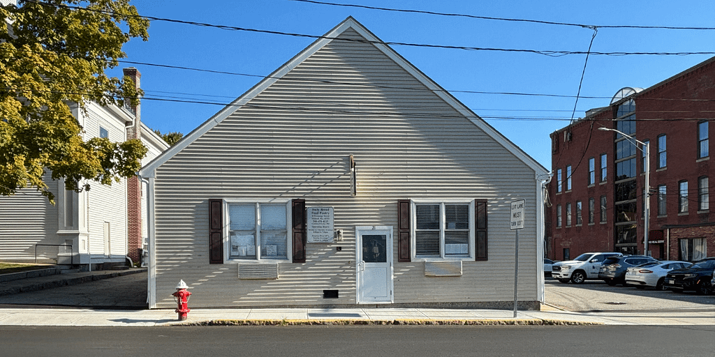 The main entrance to the Daily Bread Food Pantry